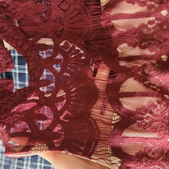 Mock-neck lace top - Picture 15 of 15